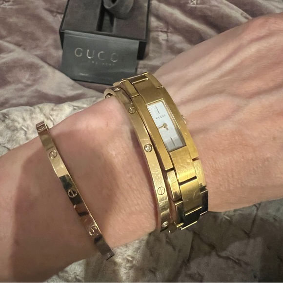 Gold Gucci Watch Vintage Mint Condition Authenticity Card and case - Picture 3 of 17